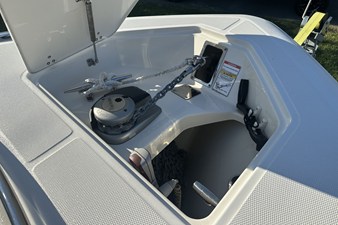 Boston Whaler 350 REALM 8 2021 Boston Whaler 350 REALM 9