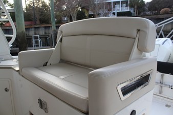 Boston Whaler 350 REALM 19 2021 Boston Whaler 350 REALM 20