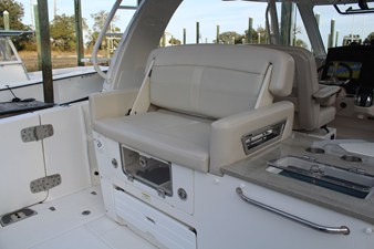 Boston Whaler 350 REALM 20 2021 Boston Whaler 350 REALM 21