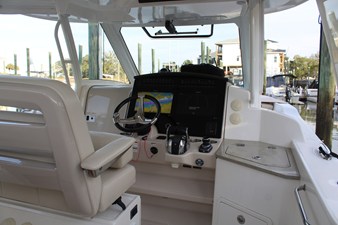 Boston Whaler 350 REALM 23 2021 Boston Whaler 350 REALM 24