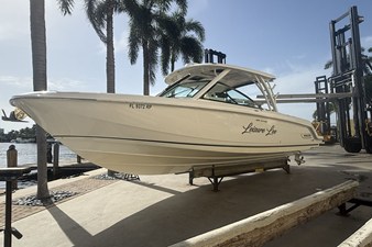 Boston Whaler 320 VANTAGE 0 2018 Boston Whaler 320 VANTAGE 1