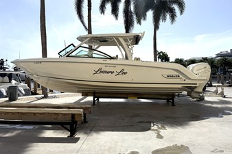 Boston Whaler 320 VANTAGE 2 2018 Boston Whaler 320 VANTAGE 3