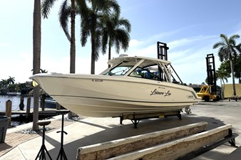 Boston Whaler 320 VANTAGE 4 2018 Boston Whaler 320 VANTAGE 5