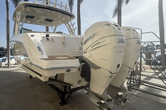 Boston Whaler 320 VANTAGE 13 2018 Boston Whaler 320 VANTAGE 14