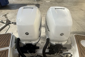 Boston Whaler 320 VANTAGE 17 2018 Boston Whaler 320 VANTAGE 18