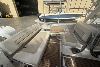 Boston Whaler 320 VANTAGE 25 2018 Boston Whaler 320 VANTAGE 26