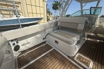 Boston Whaler 320 VANTAGE 27 2018 Boston Whaler 320 VANTAGE 28
