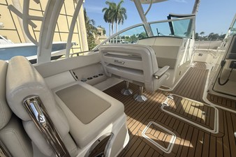 Boston Whaler 320 VANTAGE 30 2018 Boston Whaler 320 VANTAGE 31