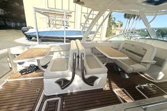 Boston Whaler 320 VANTAGE 33 2018 Boston Whaler 320 VANTAGE 34