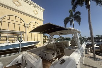 Boston Whaler 320 VANTAGE 40 2018 Boston Whaler 320 VANTAGE 41