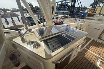 Boston Whaler 320 VANTAGE 47 2018 Boston Whaler 320 VANTAGE 48
