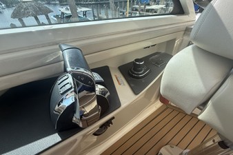 Boston Whaler 320 VANTAGE 51 2018 Boston Whaler 320 VANTAGE 52