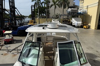 Boston Whaler 320 VANTAGE 60 2018 Boston Whaler 320 VANTAGE 61
