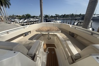 Boston Whaler 320 VANTAGE 62 2018 Boston Whaler 320 VANTAGE 63