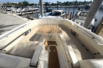Boston Whaler 320 VANTAGE 63 2018 Boston Whaler 320 VANTAGE 64
