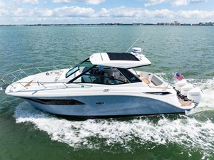 Sea Ray 320 SUNDANCER OB 1 2024 Sea Ray 320 SUNDANCER OB 2