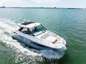 Sea Ray 320 SUNDANCER OB 4 2024 Sea Ray 320 SUNDANCER OB 5
