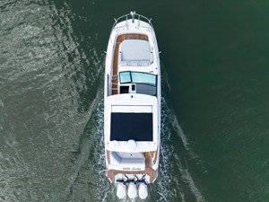 Sea Ray 320 SUNDANCER OB 6 2024 Sea Ray 320 SUNDANCER OB 7