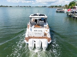 Sea Ray 320 SUNDANCER OB 8 2024 Sea Ray 320 SUNDANCER OB 9
