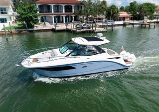 Sea Ray 320 SUNDANCER OB 11 2024 Sea Ray 320 SUNDANCER OB 12