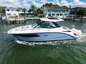 Sea Ray 320 SUNDANCER OB 12 2024 Sea Ray 320 SUNDANCER OB 13