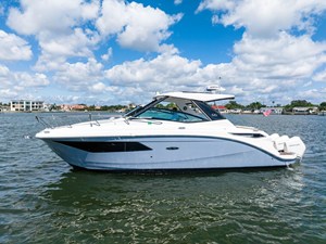 Sea Ray 320 SUNDANCER OB 15 2024 Sea Ray 320 SUNDANCER OB 16