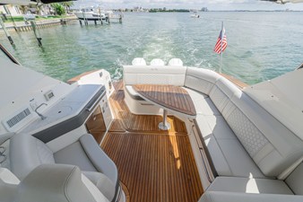 Sea Ray 320 SUNDANCER OB 22 2024 Sea Ray 320 SUNDANCER OB 23