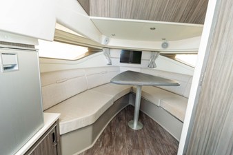 Sea Ray 320 SUNDANCER OB 24 2024 Sea Ray 320 SUNDANCER OB 25