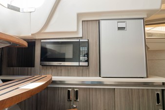 Sea Ray 320 SUNDANCER OB 31 2024 Sea Ray 320 SUNDANCER OB 32