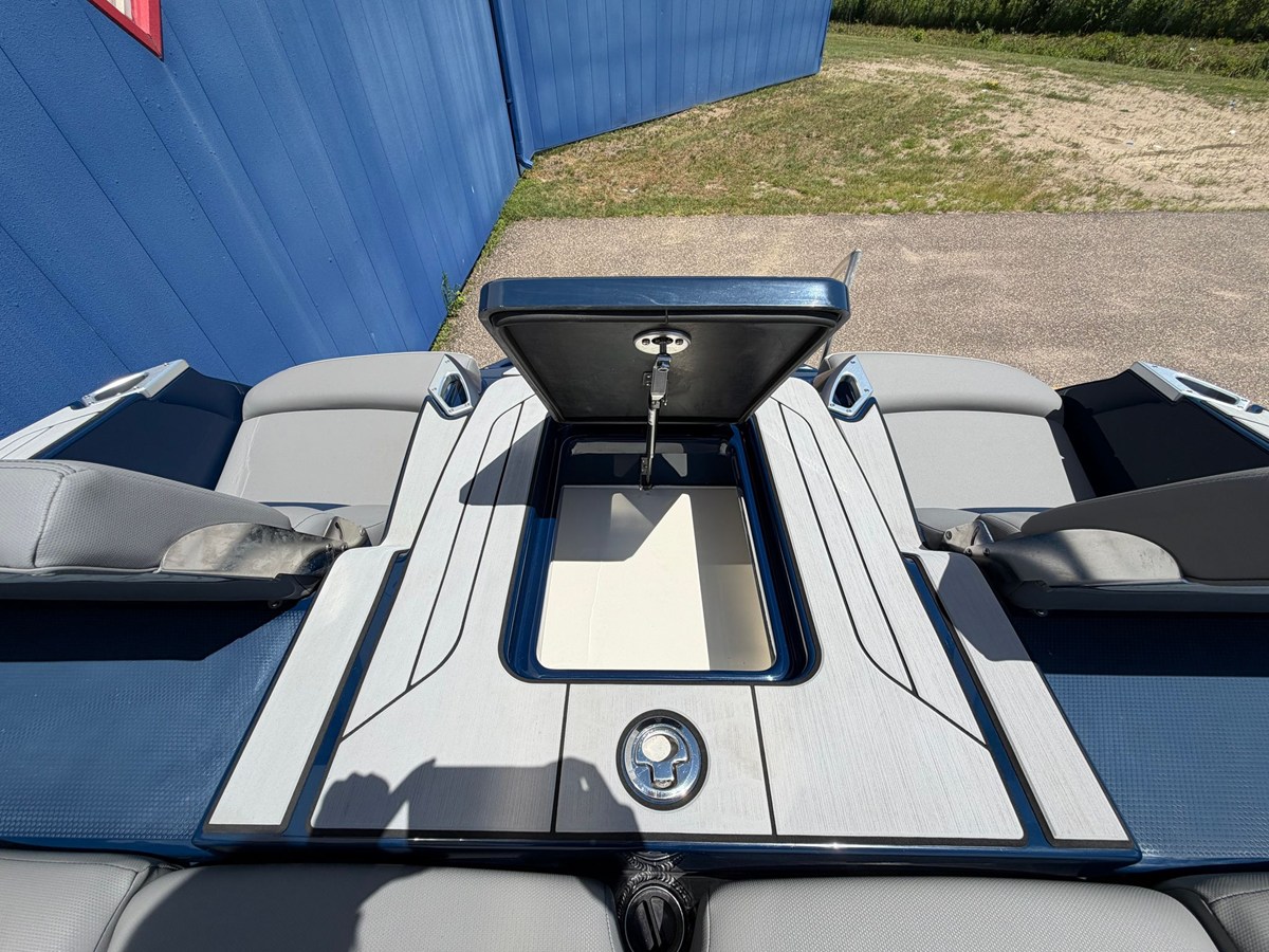 2022 Mastercraft X24 12