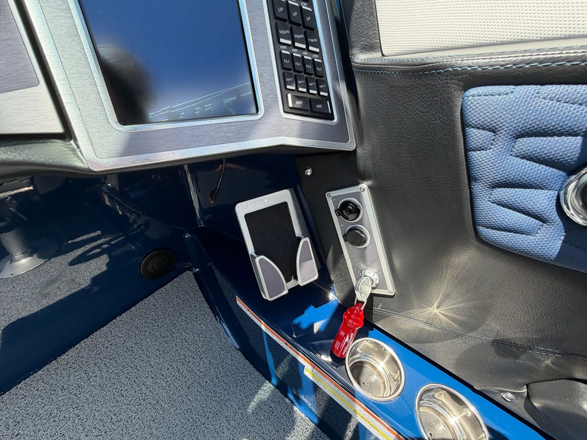 2022 Mastercraft X24 29
