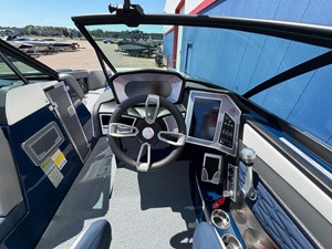 2022 Mastercraft X24 31