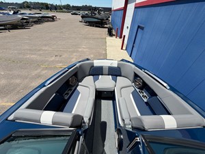 2022 Mastercraft X24 37