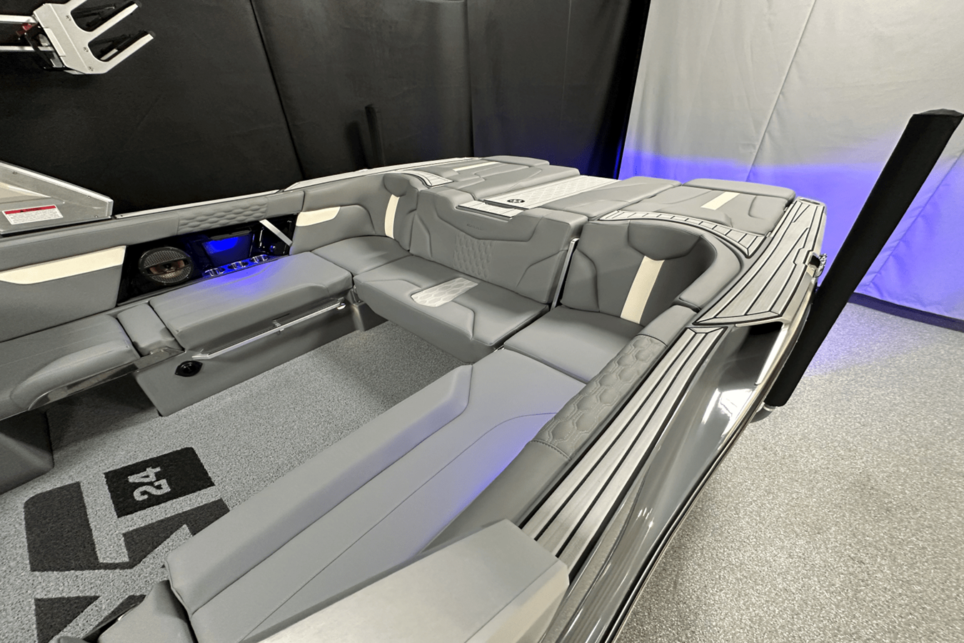 2025 Mastercraft XT24 11