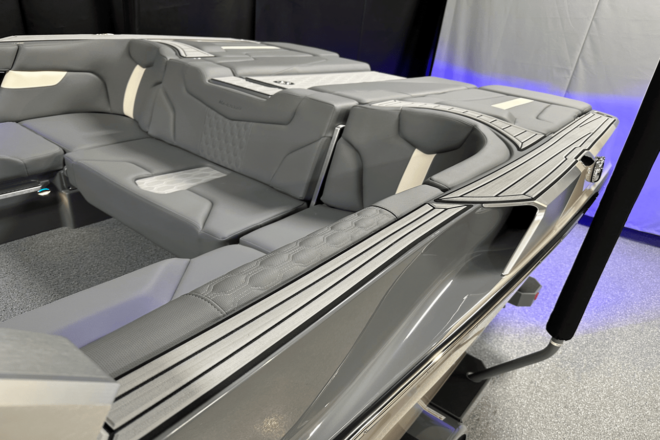 2025 Mastercraft XT24 13