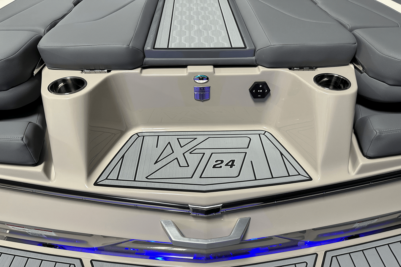 2025 Mastercraft XT24 22
