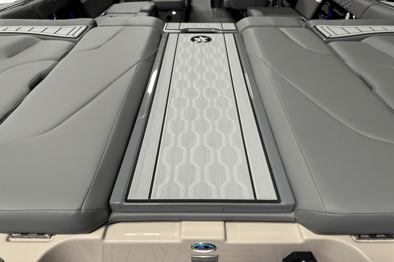 2025 Mastercraft XT24 23