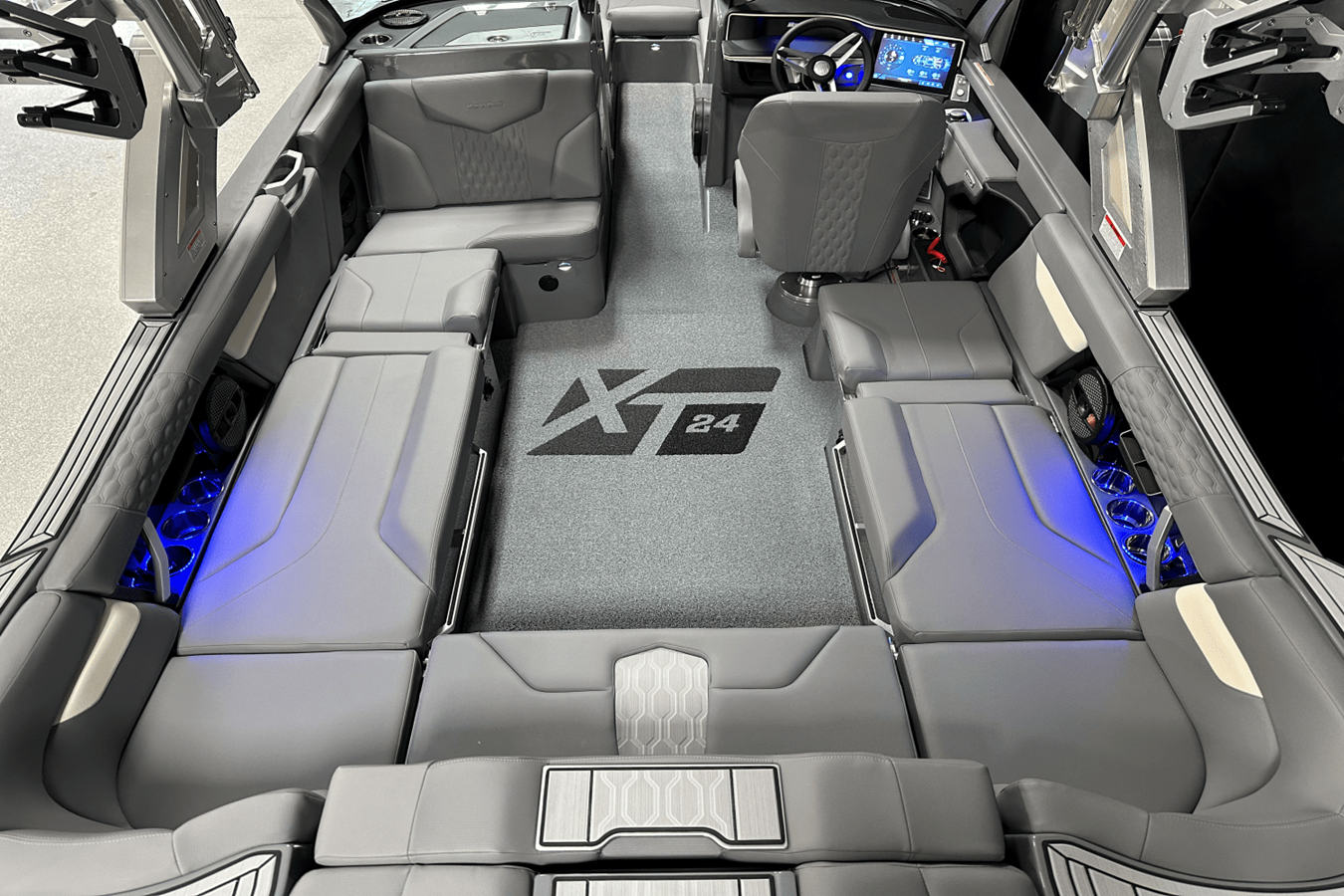 2025 Mastercraft XT24 37