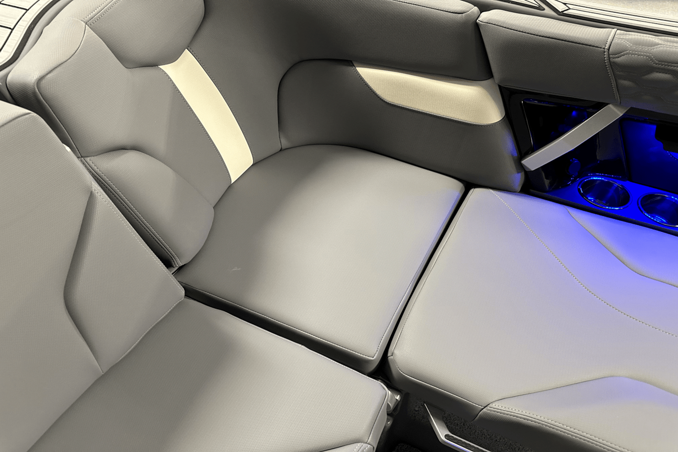 2025 Mastercraft XT24 54