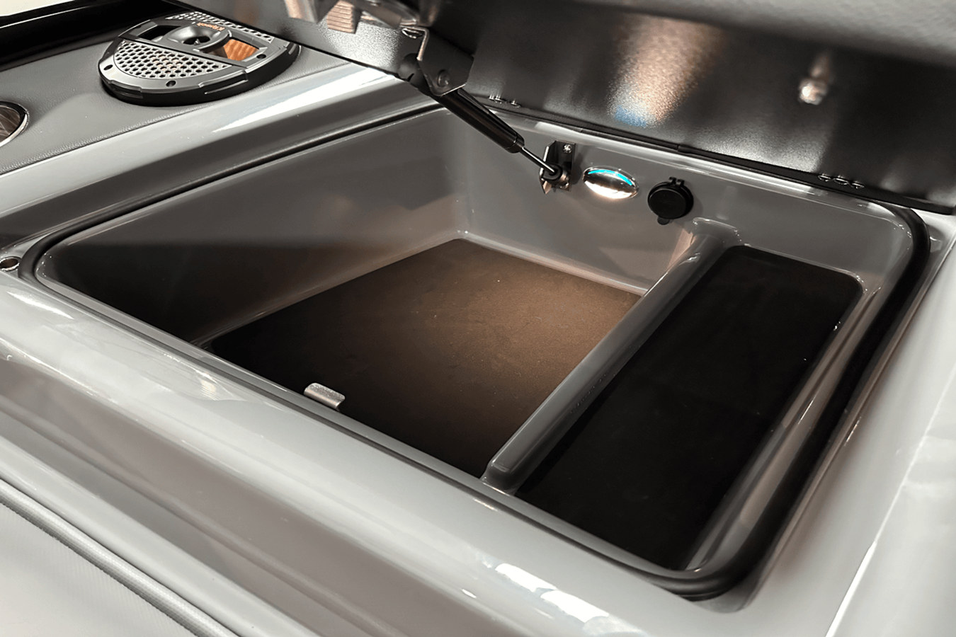 2025 Mastercraft XT24 84