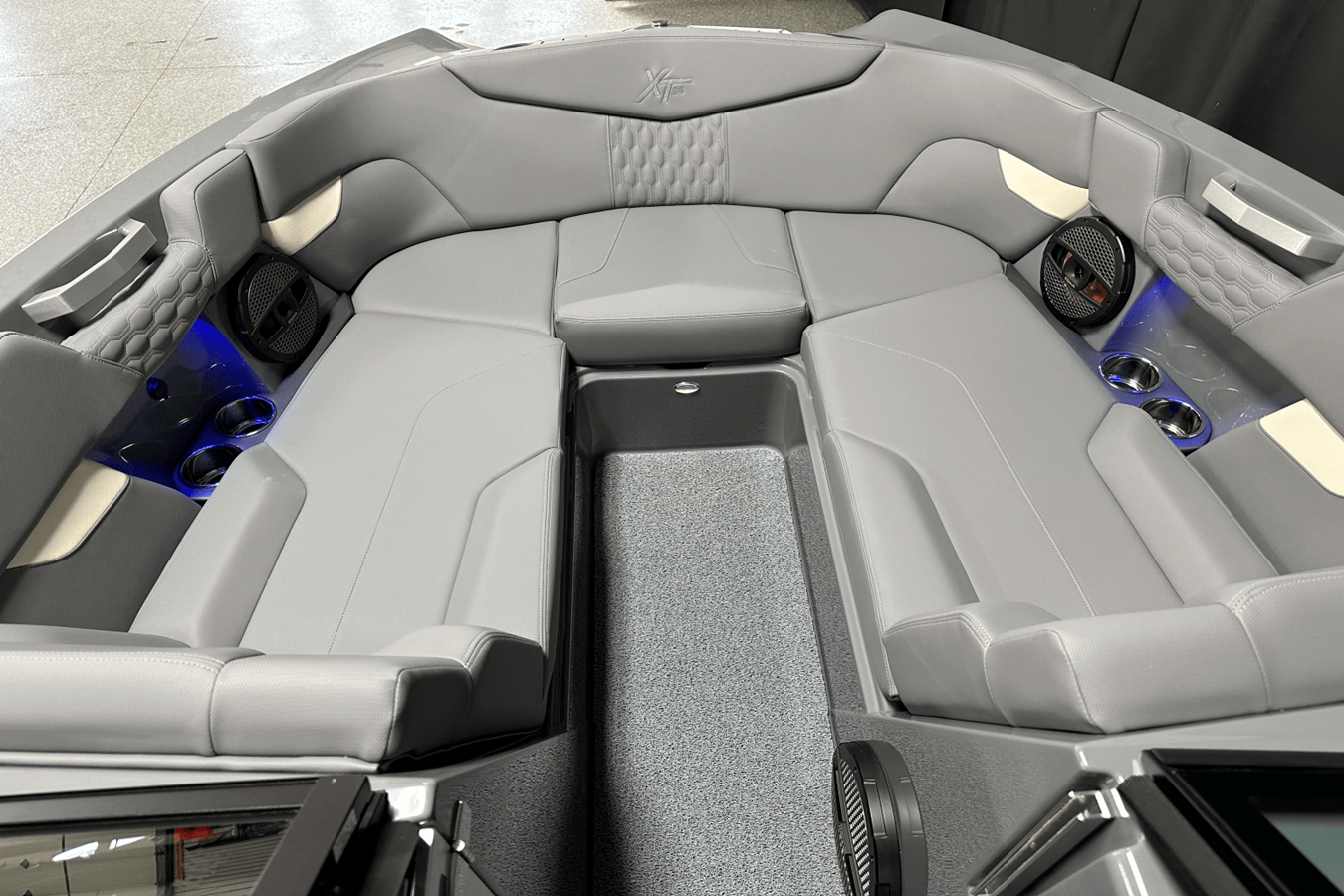 2025 Mastercraft XT24 114