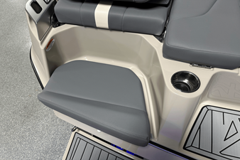 2025 Mastercraft XT24 27