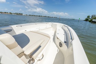Boston Whaler DAUNTLESS 12 2023 Boston Whaler DAUNTLESS 13