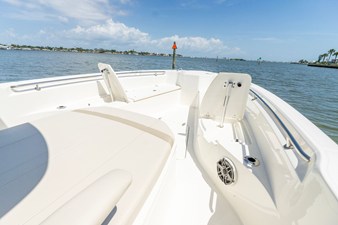 Boston Whaler DAUNTLESS 16 2023 Boston Whaler DAUNTLESS 17