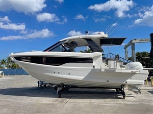 Galeon 325 GTO 2 2023 Galeon 325 GTO 3