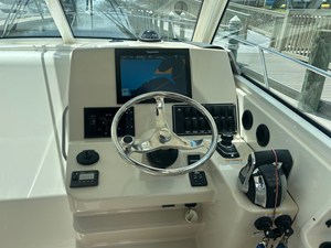 Boston Whaler 315 Conquest 21 2018 Boston Whaler 315 Conquest 22