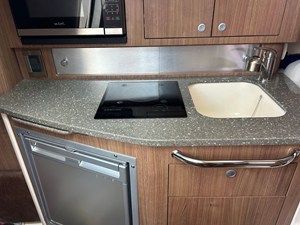 Boston Whaler 315 Conquest 26 2018 Boston Whaler 315 Conquest 27