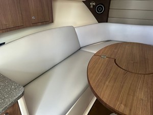 Boston Whaler 315 Conquest 31 2018 Boston Whaler 315 Conquest 32
