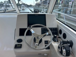 Boston Whaler 315 Conquest 38 2018 Boston Whaler 315 Conquest 39