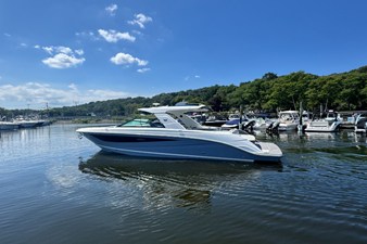Sea Ray SLX 400 2 2022 Sea Ray SLX 400 3